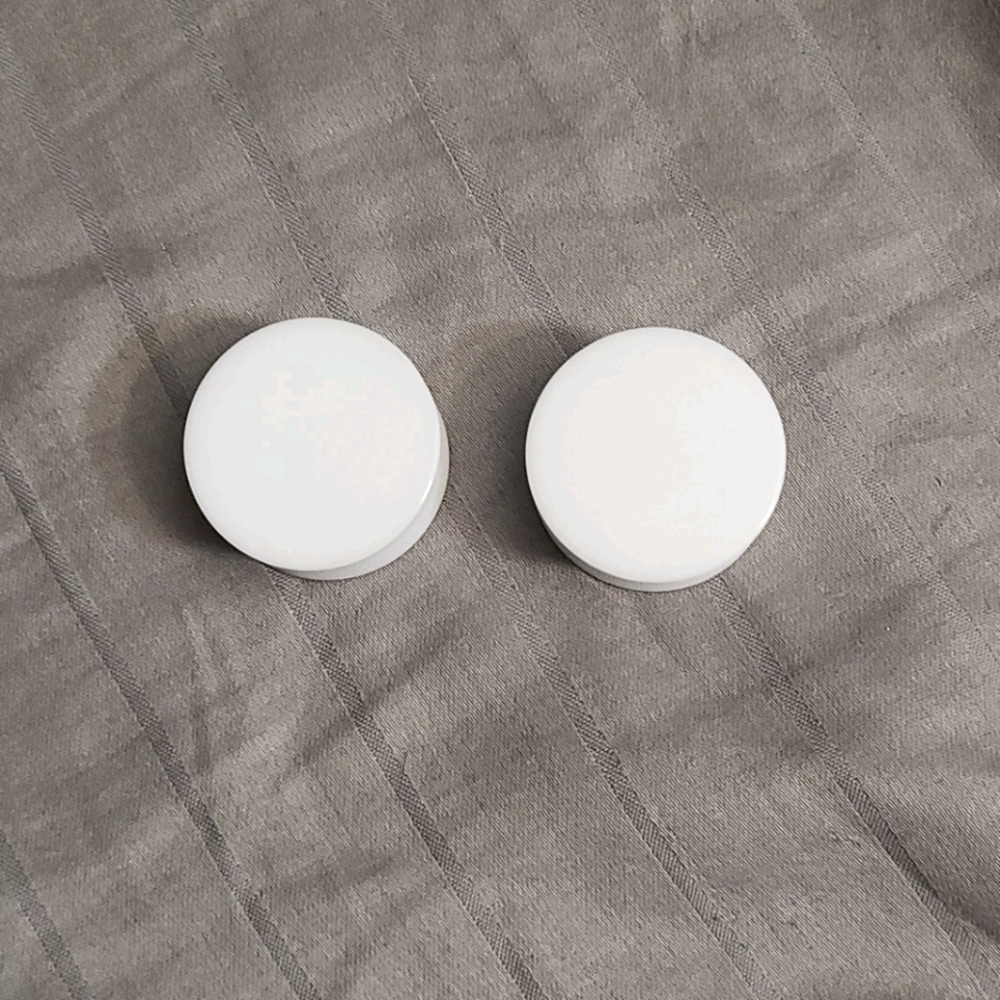 25mm white plugs